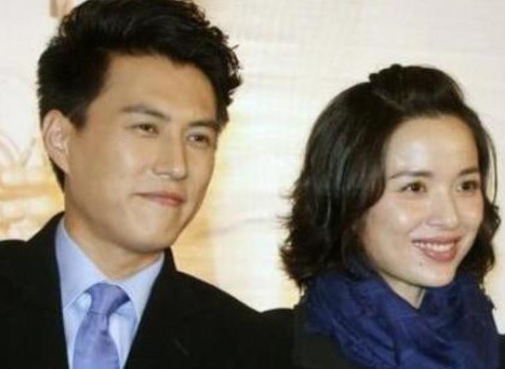 靳东|靳东结婚生子8年从不晒妻，老婆竟是“童年女神”，难怪藏得这么深