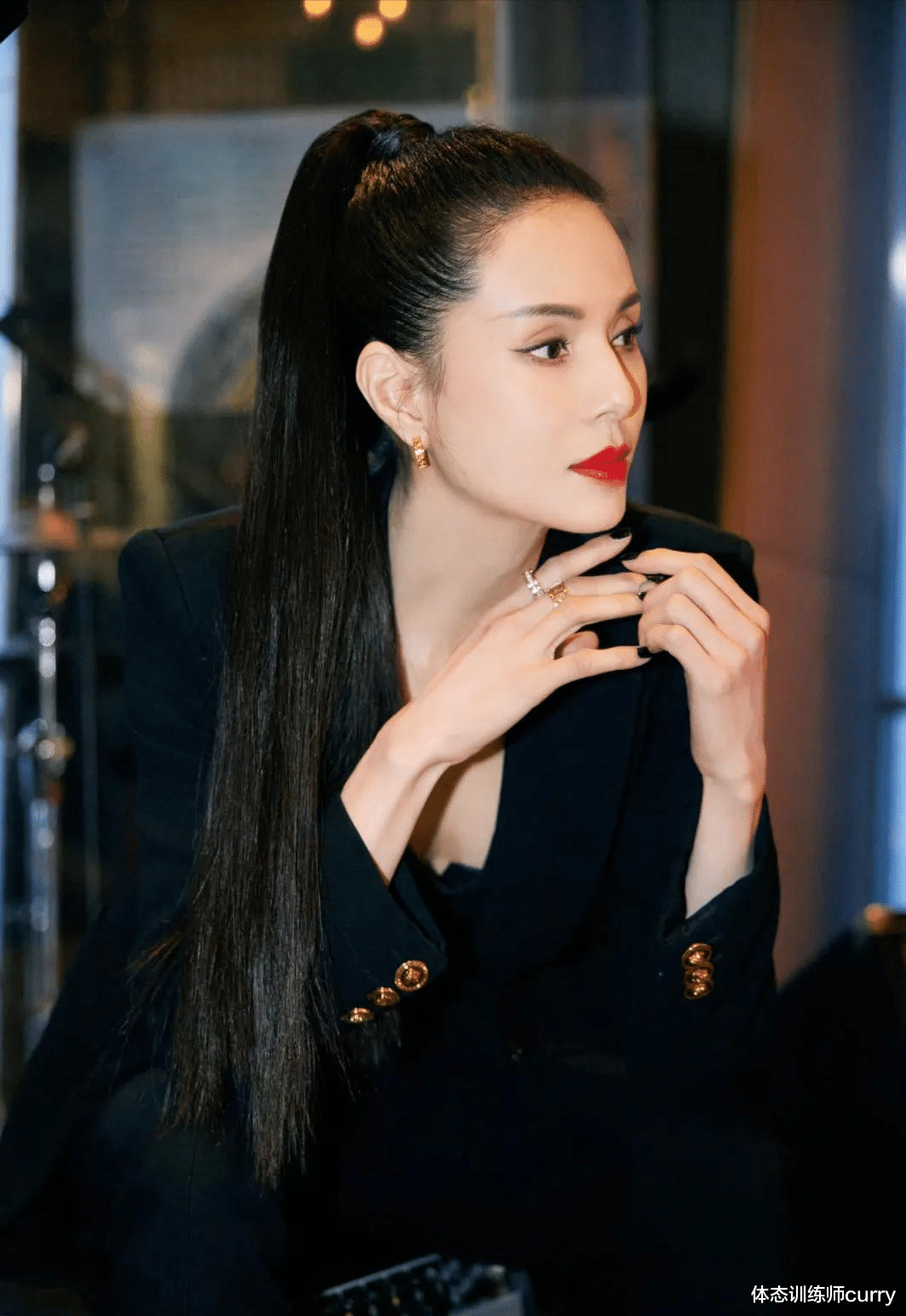 狐臭|李若彤，这身材55岁？！6个最佳腹肌训练动作，你值得拥有