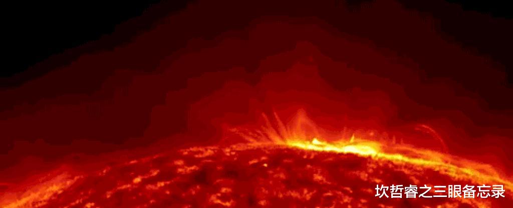 雷蒙德 一股巨大的燃烧气体波在太空中荡漾, 开尔文-亥姆霍兹热浪
