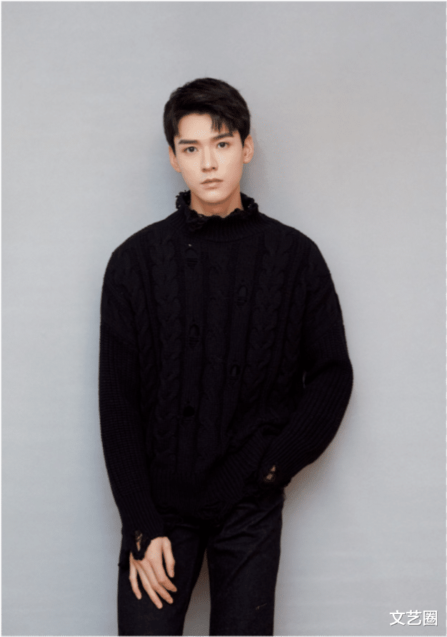 龚俊|龚俊被曝初恋发生在大学，因英语四级没过被学姐甩了，早前称初吻是在大学