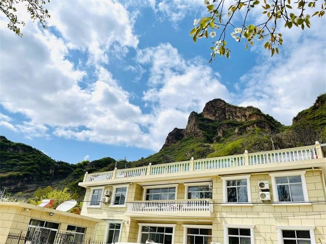 兴隆县|兴隆青松岭蓝色小筑农家院，附近不仅有垂钓CS，还能乘皮筏玩漂流