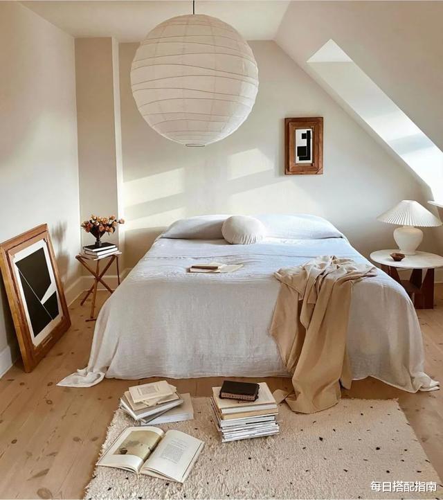 每日搭配指南|秋天想穿得好看，颜色很重要，这个“高级色”安排上，温柔且高级