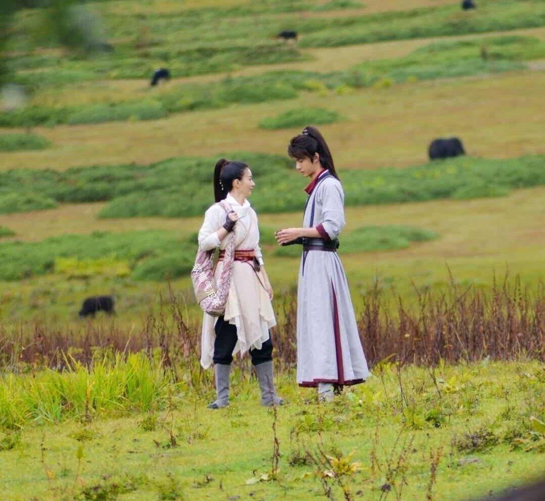 王一博|王一博：关于“赵丽颖给王一博介绍前辈是恩人”通稿的辟谣澄清。