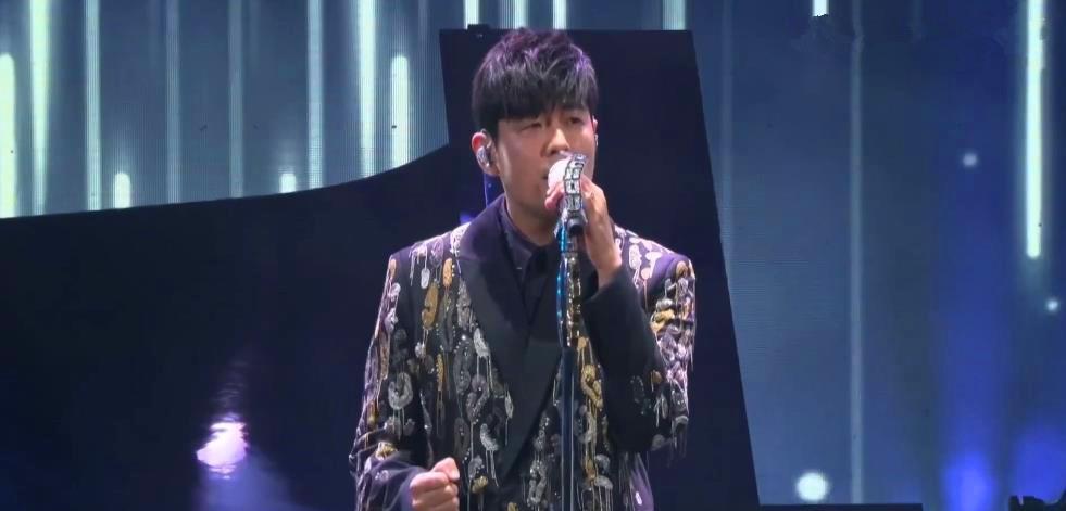 周杰伦|TMEA音乐盛典，周杰伦带你回忆青春，四首金曲，引起全网强烈共鸣