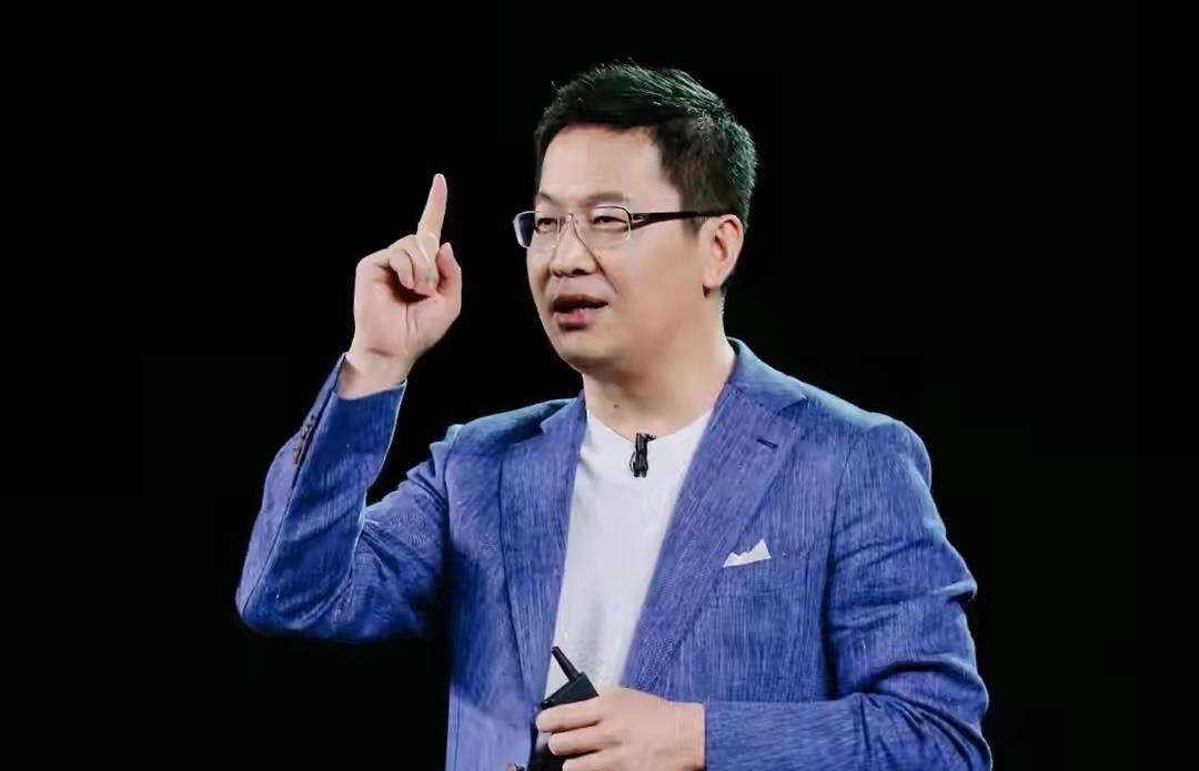 盧偉冰|盧偉冰誠意十足，跑分72萬+5065mAh大電池，12GB版本僅1835元