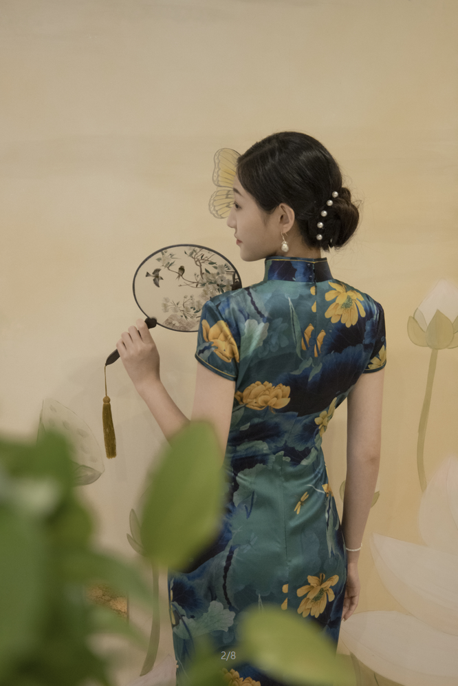 翠萍金扣子|宽厚里的金扣子旗袍,买旗袍送写真