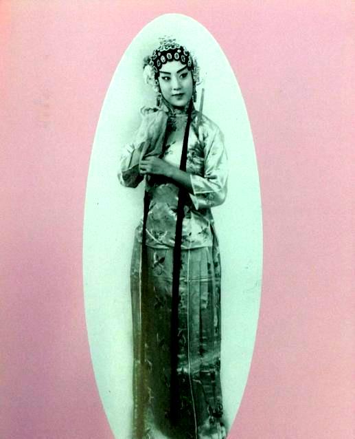 京剧|她在样板戏《海港》演方海珍，拍电影时已40岁，姐姐也是京剧名家