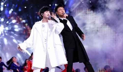 教育为本|周深又发新歌了，几个小时评论破万，但他在两个方面还需要提高