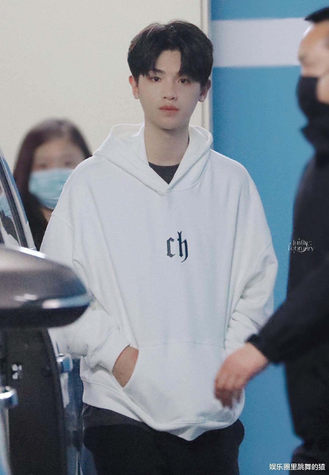 邓伦|《极挑7》路透：龚俊邓伦勉强帅气，黄明昊胖脸香肠嘴，滤镜破碎