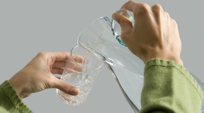 医生|46岁男子肾衰入院，抢救无效辞世，医生含泪叹息：这事怎能不节制？