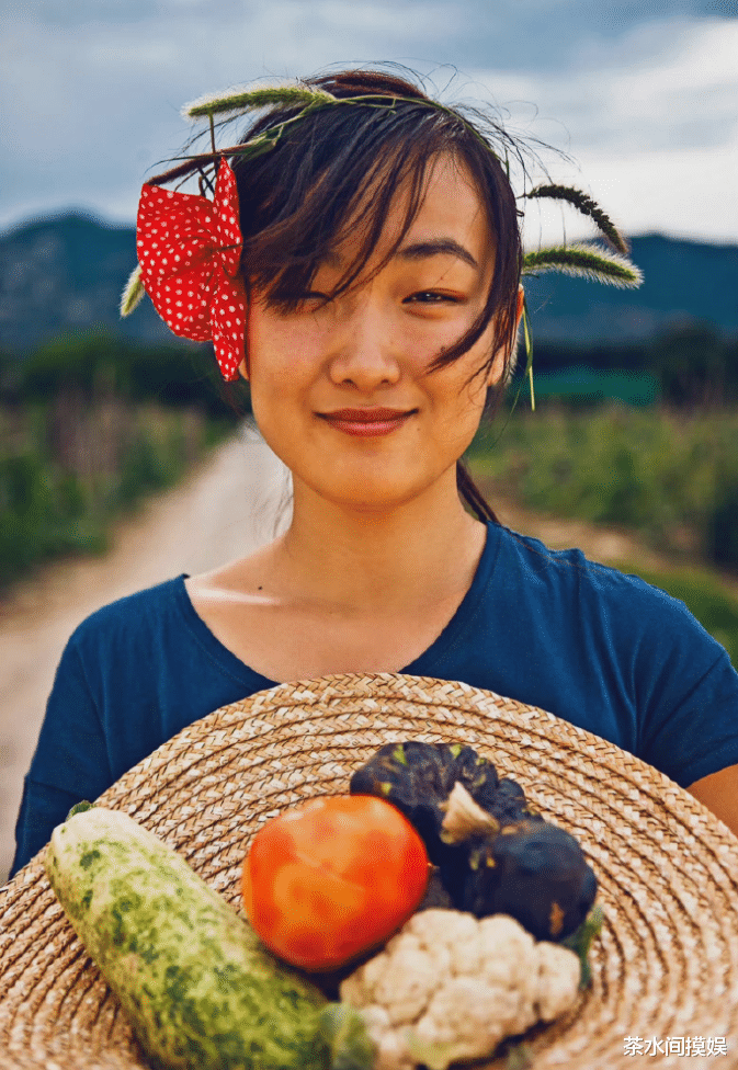 陈漫|网友集体抵制，官媒发文批评，“天才”摄影师陈漫跌下神坛冤吗？