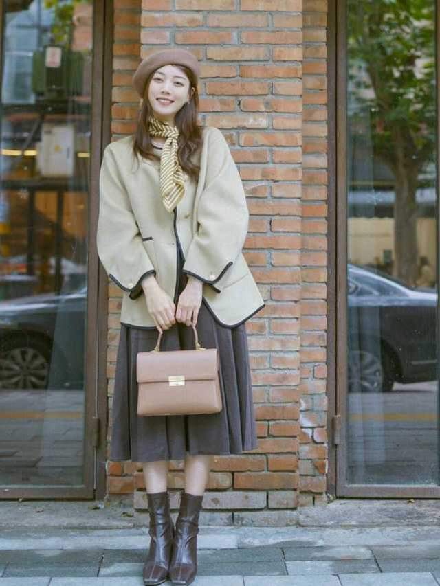 何有强 百褶裙你穿对了吗?配上这几件上衣温柔又时髦,还能提升气质感