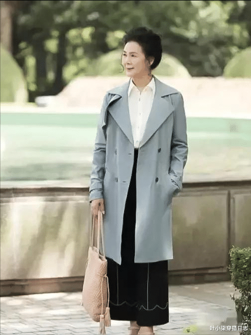 叶小柒穿搭日志|这才是60岁女人该有的穿搭，简约青春，高级又不失时髦感