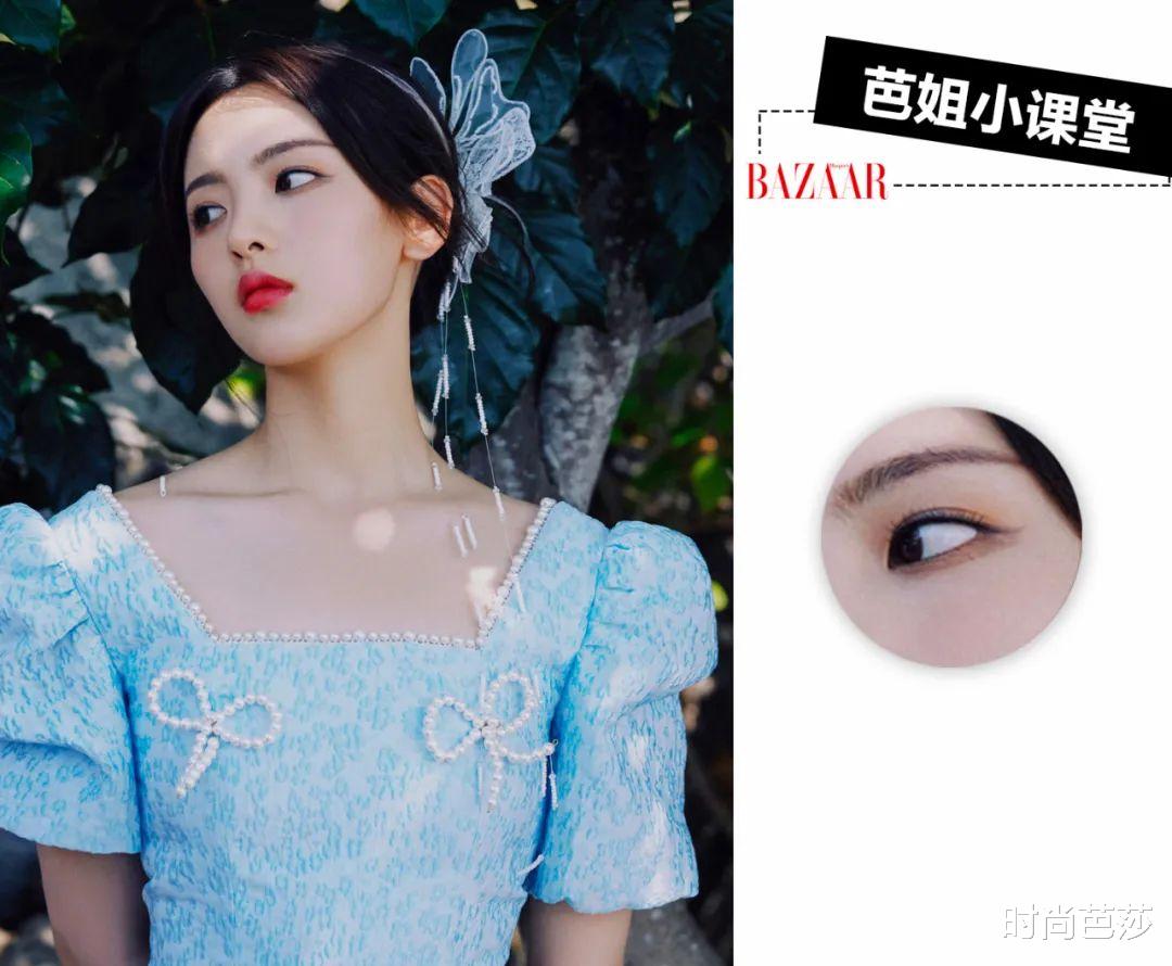 腮红|一个回眸就炸上了热搜，她凭什么？