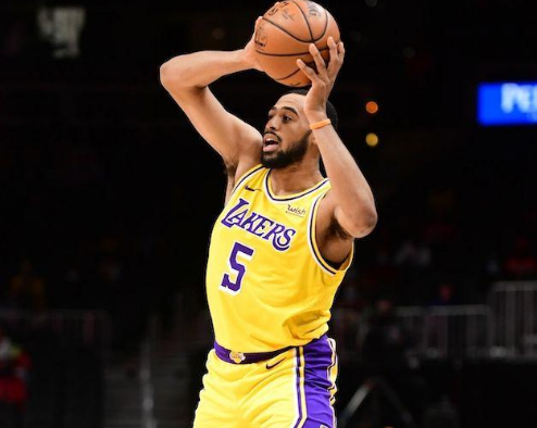 勒布朗·詹姆斯|17中1!詹姆斯的缺阵,却检验出了湖人新星的真实水平