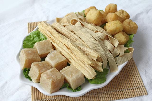 好物官|女性“更年期”不要太节俭,常吃7种碱性食物,加1运动助你抗衰老