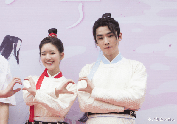 任豪|演员爱豆真有壁,男团神颜古装凸嘴眼睛小,和赵露思搭档像小厮