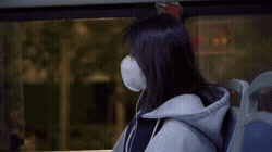 搞笑GIF:学友最经典的一首!吻别