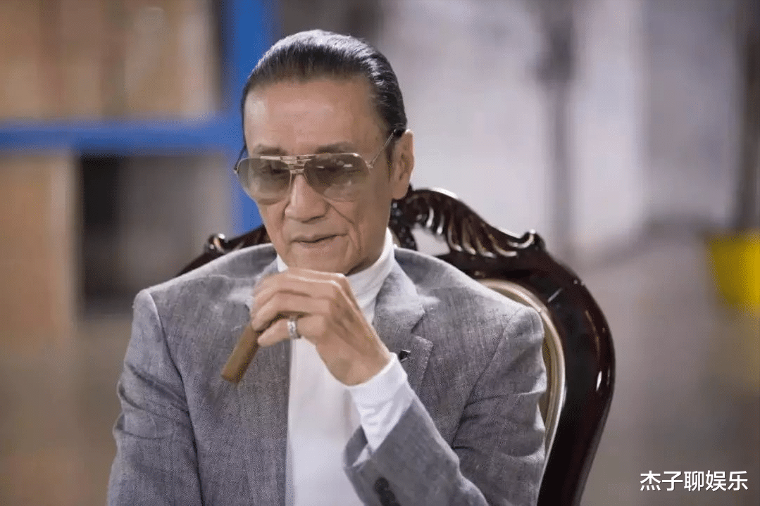 谢贤|历经6段情的谢贤：和小49岁女友分手时，我能补偿的只剩钱了