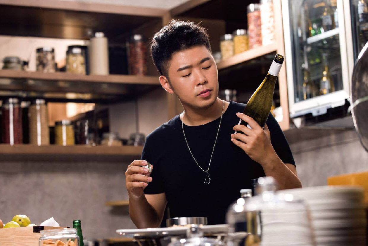 杜海涛|杜海涛荣登富豪榜，身家仅次马云，为何迟迟不娶相恋9年的沈梦辰