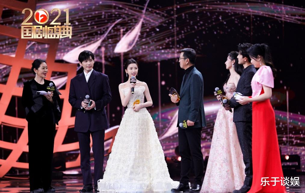 雅克|多剧组重聚！国剧盛典真是一股清流！张彬彬获年度优秀演员！