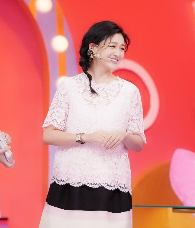 编发|夏天别只会扎马尾了，太土！大S这3款编发时髦又减龄，手残也能学