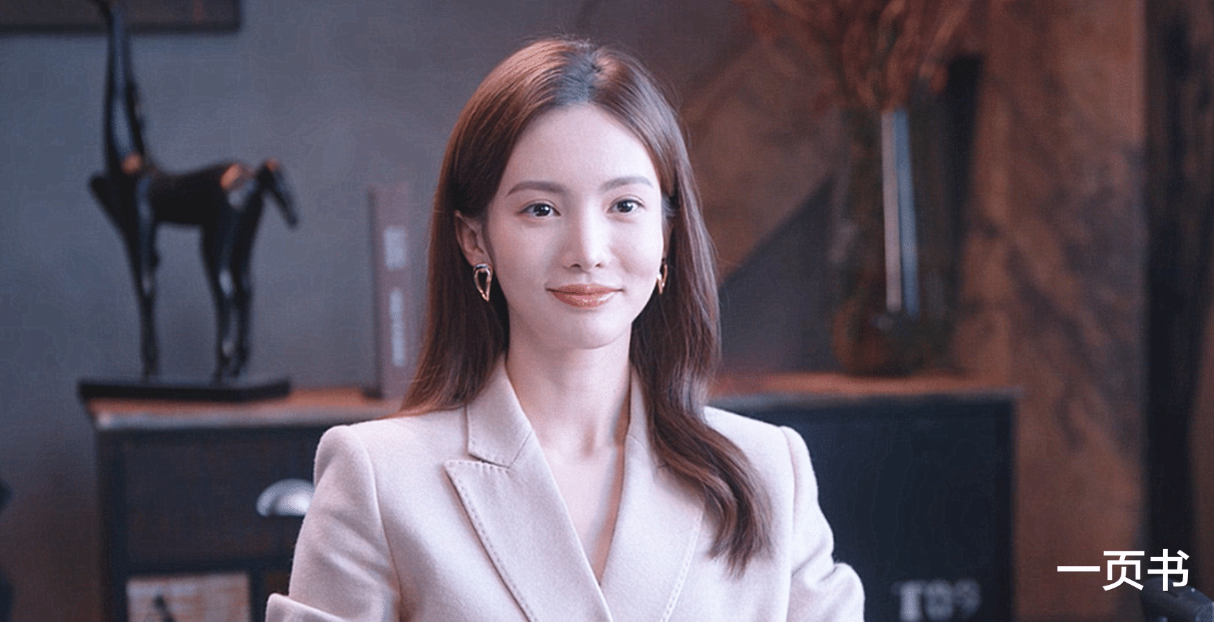 乔晶晶|《你是我的荣耀》于途表白，同学聚会强吻乔晶晶，这波狗粮吃定了