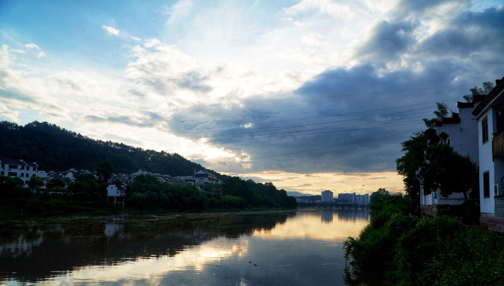 无锡 五一小长假，安徽这2个被低估旅游城市，高铁直达且人少景美