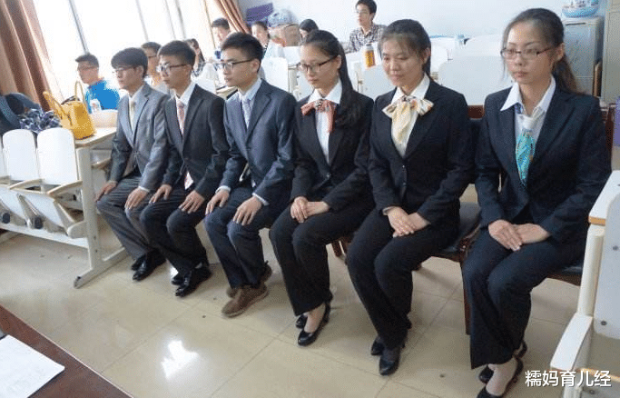 大学生|三本生扎堆考公遭嘲讽，如果三本生都能考上，读985还有意义吗？