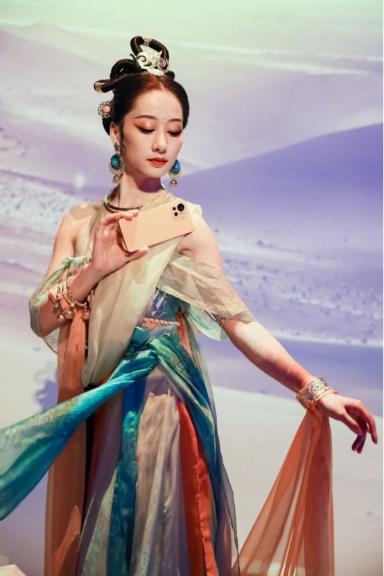 酷派|引领科技新国潮！酷派COOL 20 Pro敦煌鎏金版惊艳亮相