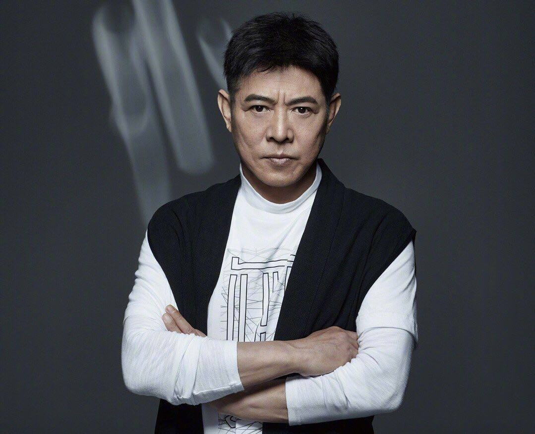 美颜|剧组让替身重摔向水泥地!无防护画面残忍,网友怒批不拿替身当人