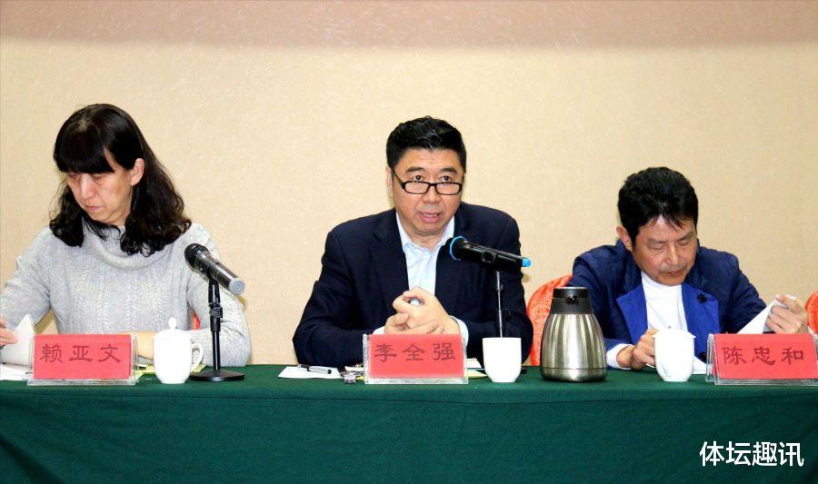 詹俊|中国女排做意外决定，郎平回归迎转机，球迷拍手叫好