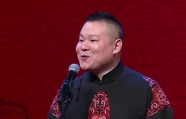 岳云鹏|岳云鹏坐30万商务车参加外甥婚礼，被粉丝热情喊话却一脸冷漠