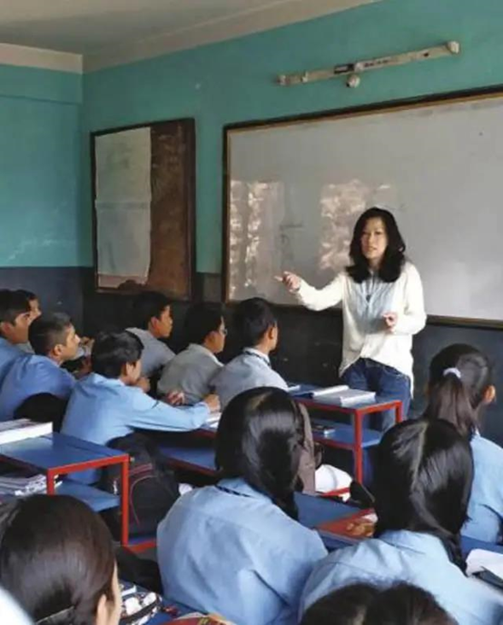 陈慧珊|tvb第一白骨精退圈当老师？她怎么“堕落”成这样？！