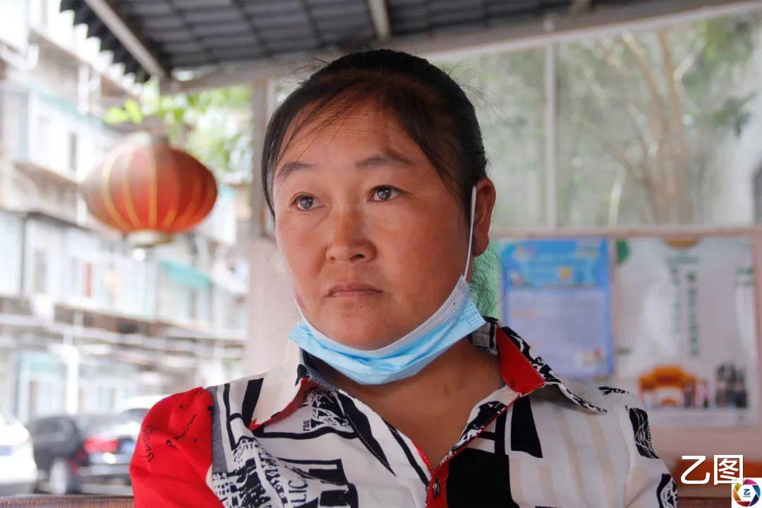 聋哑男子在路边捡了个女儿,养了14年面临失去,他想留下却又无奈