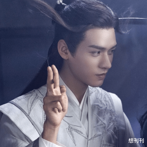 龚俊|笑掉牙！明星最想删掉的过去，刚出道拍的沙雕剧，一个比一个魔怔