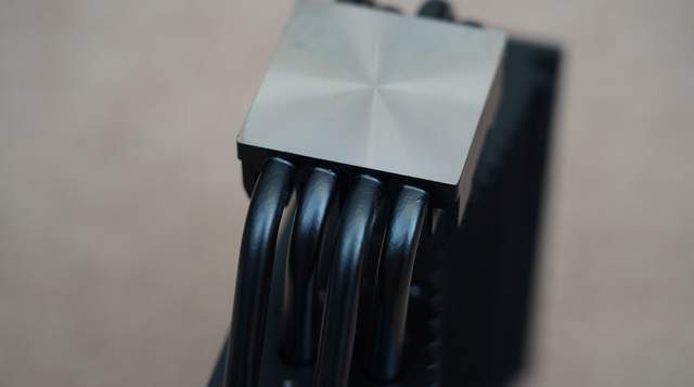 显卡|显卡太贵买不起？用AMD 5700G打造了一台能玩暗黑二重制版的ITX主机