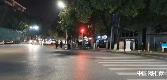 武汉警方通报蔡甸区发生命案:正全力搜寻跳桥犯罪嫌疑人
