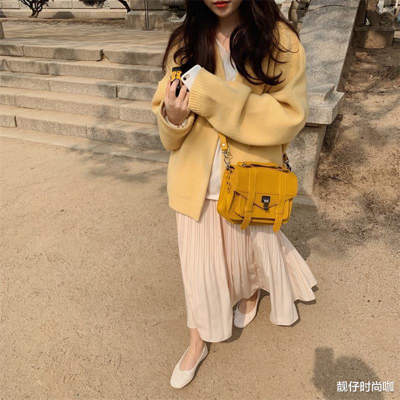 靓仔时尚咖|初秋毛衣怎么穿才好看？掌握这3个穿搭公式，轻松穿出时尚感！