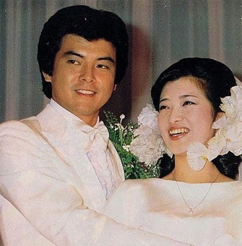 三浦友和|山口百惠和三浦友和：日本演艺圈的神仙眷侣，恩爱41年连架都不吵