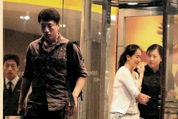 左小青|曾是体操冠军，被姜文力捧走红，圈内绯闻不断，如今43岁单身一人