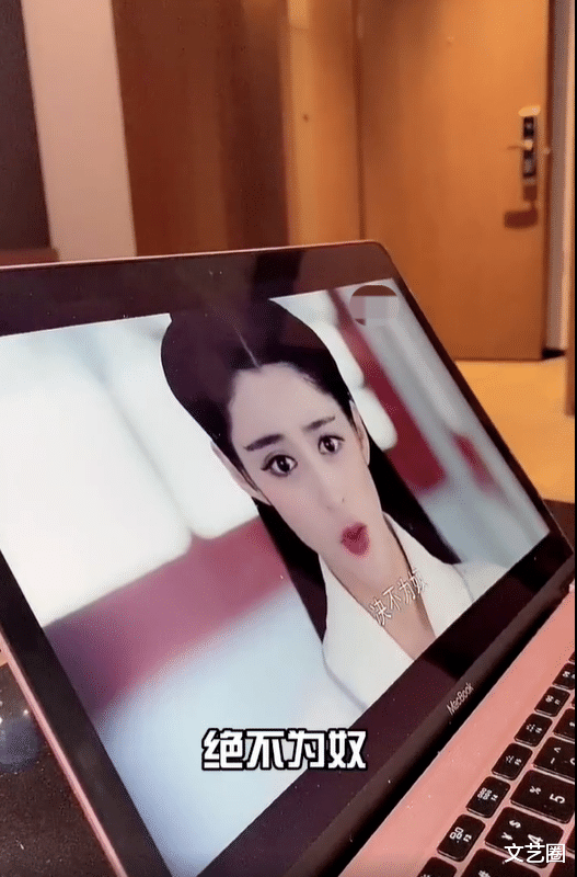 李心艾|李心艾减肥失败后选择放弃,发布自信宣言:我生来肥美,绝不减肥