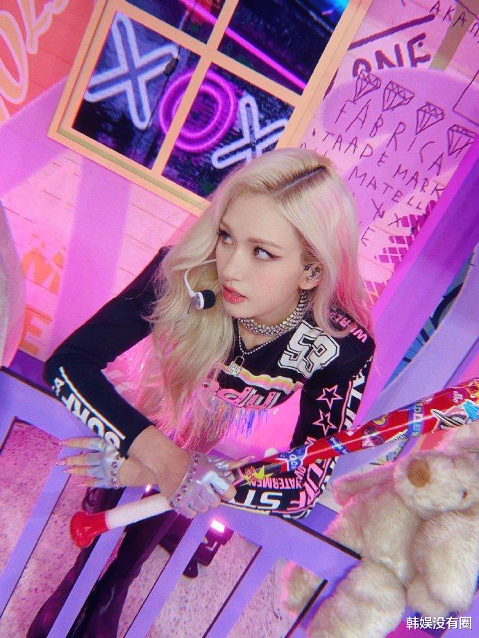 somi|“人间芭比”SOMI全昭弥：美貌、身材全面升级，《XOXO》大获好评