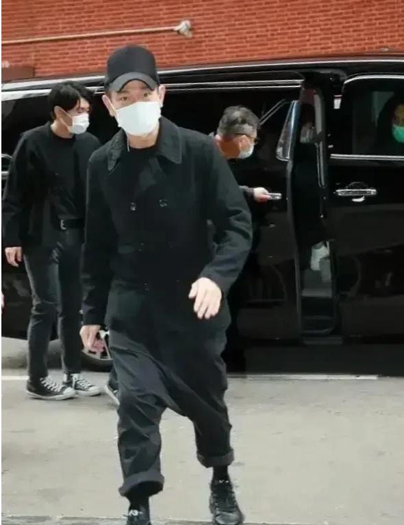 刘德华|2021最大冤案，华仔参加吴孟达葬礼被骂网友：多一事不如少一事