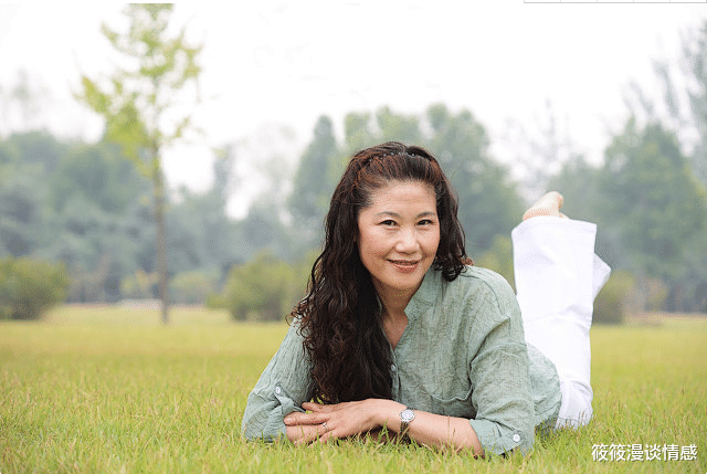 筱筱漫谈情感|52岁阿姨哭诉：退休后，本想去健身房减肥，谁料却因此丢了婚姻