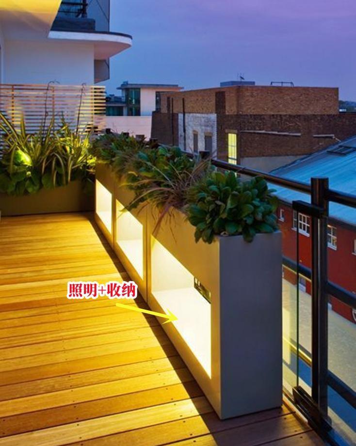 阳台护栏下空着也是空着,放排花圃种花花草草,春暖花开不要太美