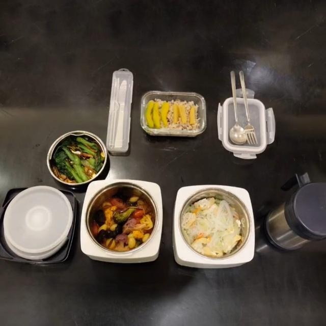 刘德华|59岁刘德华晚餐曝光，全都是素菜吃得好朴素，已坚持7年不吃肉