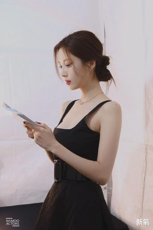 金正贤|男演员伪装抑郁症、立恐女人设，只因和女友的恋爱游戏？