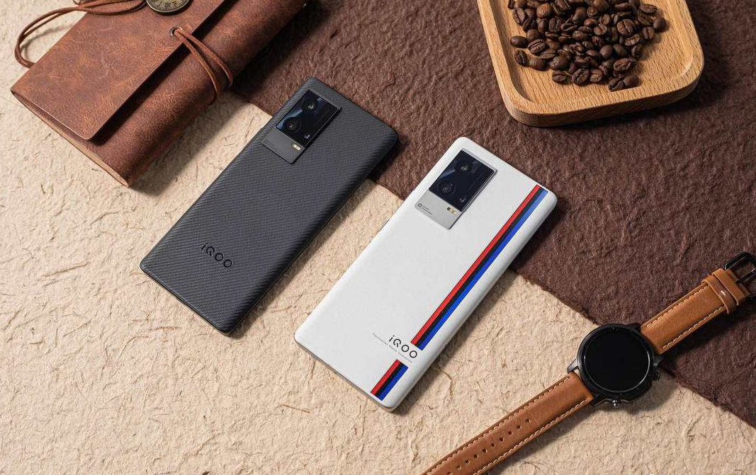 iqoo|120W闪充+2K E5屏幕,水桶型旗舰开启降价让路模式,竞争力十足