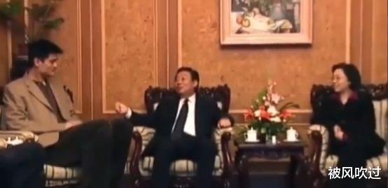 姚明|当年姚明为何拒绝耐克1。2亿合同，却选择只给5000万多锐步